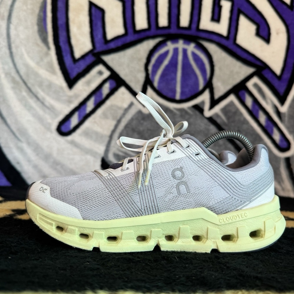 Size 8.5 - On Cloudstratus Womens Running Shoes White Lime 55.98232